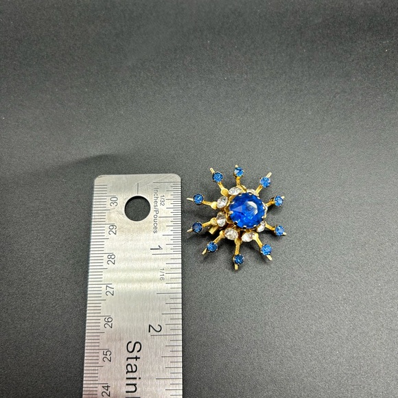 2 / $40 Coro Blue Crystal Starburst Brooch - Gold Tone - Picture 3 of 3